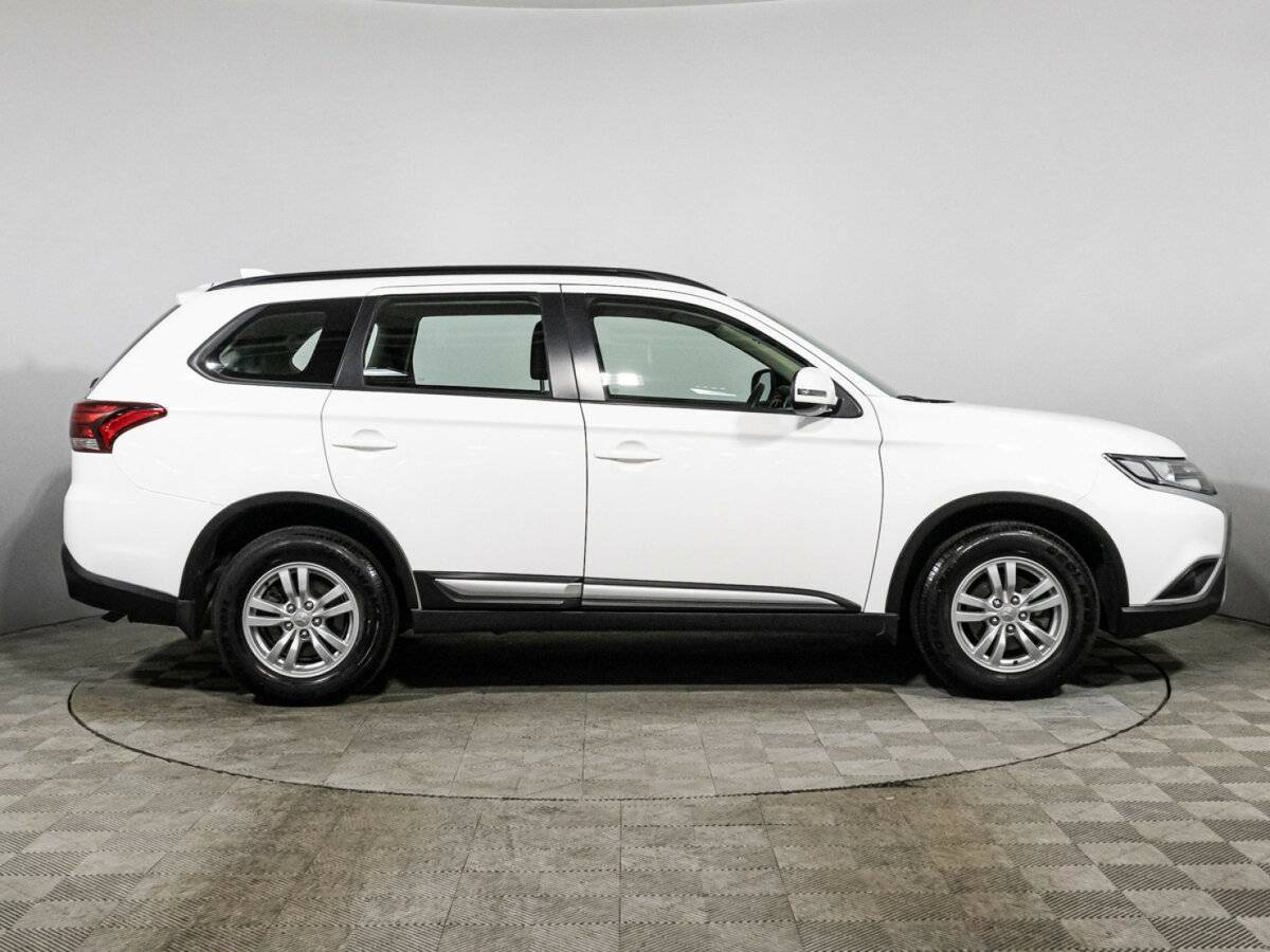 Mitsubishi Outlander, 2022 - 52 500 км. | Фото №4