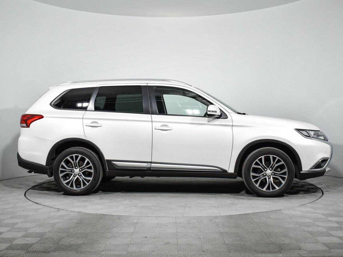 Mitsubishi Outlander, 2018 - 69 473 км. | Фото №4