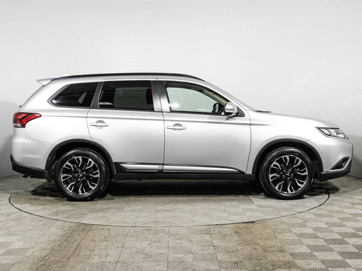 Mitsubishi Outlander, 2022 - 35 572 км. | Фото №4