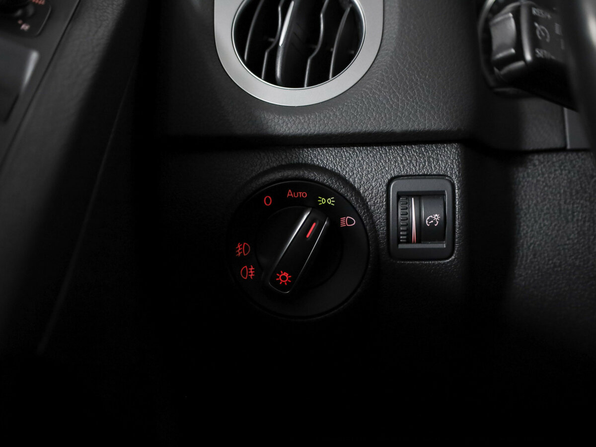 Volkswagen Tiguan I Рестайлинг, 2016 Фото №24