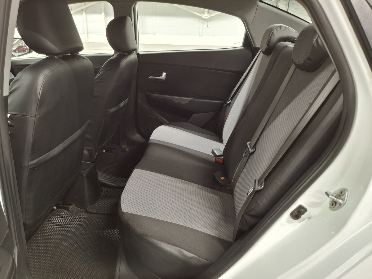 Kia Rio III Рестайлинг, 2015 Фото №11