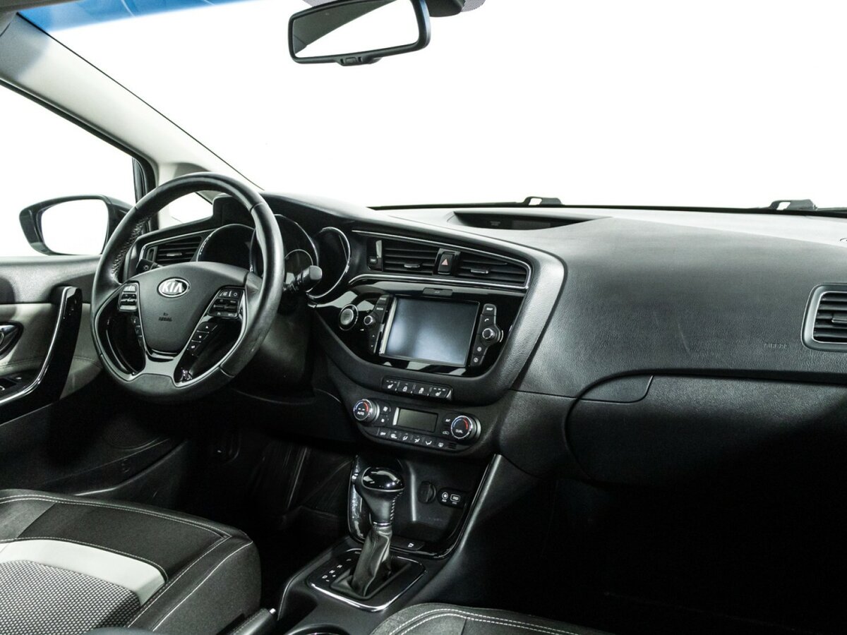 Kia Ceed II Рестайлинг, 2018 Фото №9