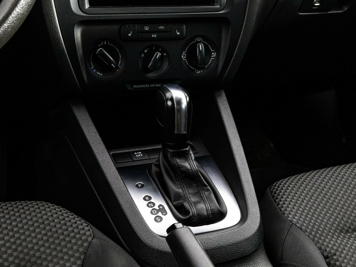 Volkswagen Jetta VI, 2013 Фото №9